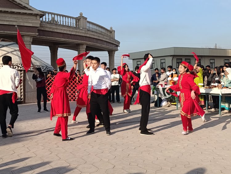 Празднование Нооруз в ММУ, ЕМУ и МФК